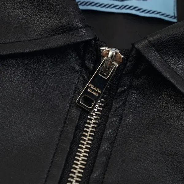 【PRADA 公式旗艦店】プラダ ジャケット着 好評に付き再入荷 241224 【PRADA 公式旗艦店】プラダ ジャケット着 好評に付き再入荷 241224