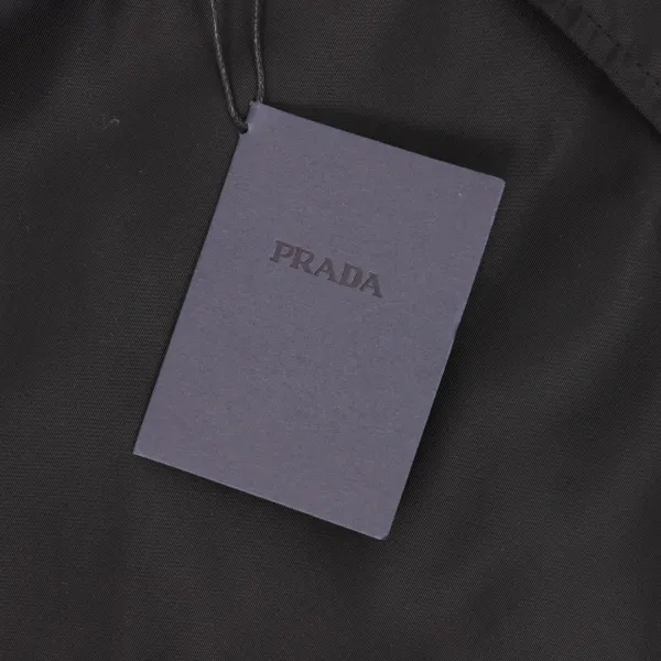 【PRADA 公式旗艦店】プラダ ジャケット着 好評に付き再入荷! 241213 【PRADA 公式旗艦店】プラダ ジャケット着 好評に付き再入荷! 241213