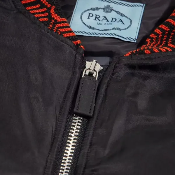【PRADA 公式旗艦店】プラダ ジャケット着 好評に付き再入荷!241123 【PRADA 公式旗艦店】プラダ ジャケット着 好評に付き再入荷!241123