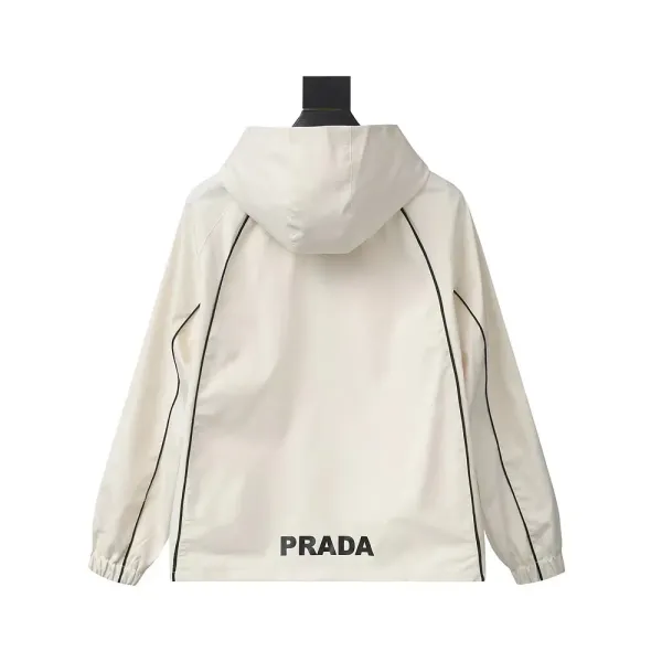 【PRADA 公式旗艦店】 プラダ ジャケット着 ご好評に付き再入荷!241024 【PRADA 公式旗艦店】 プラダ ジャケット着 ご好評に付き再入荷!241024