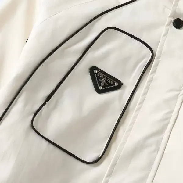 【PRADA 公式旗艦店】 プラダ ジャケット着 ご好評に付き再入荷!241024 【PRADA 公式旗艦店】 プラダ ジャケット着 ご好評に付き再入荷!241024