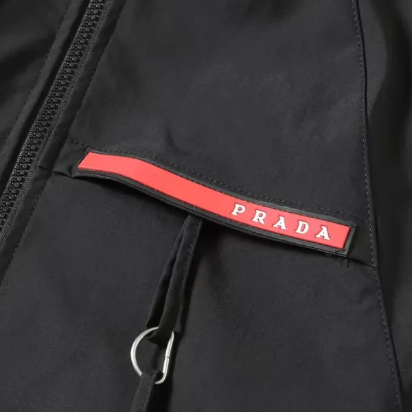 【PRADA 公式旗艦店】 プラダ ジャケット着 ご好評に付き再入荷!241024 【PRADA 公式旗艦店】 プラダ ジャケット着 ご好評に付き再入荷!241024
