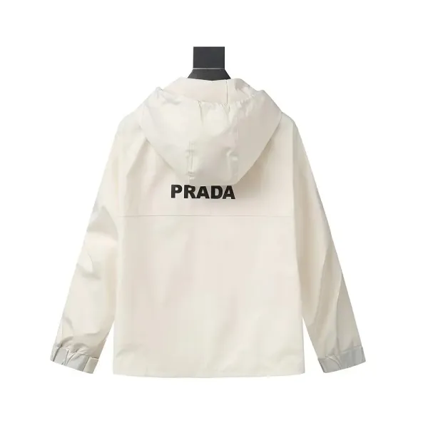 【PRADA  公式旗艦店】 プラダ  ジャケット着 ご好評に付き再入荷！241024