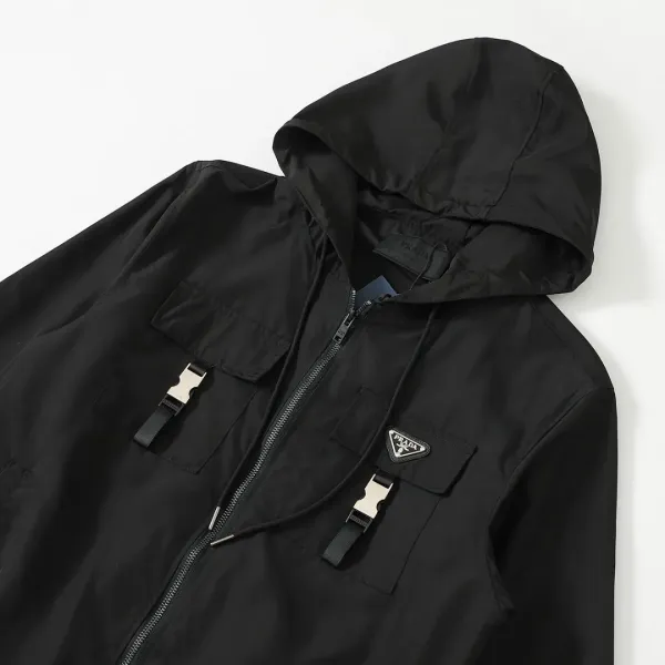 【PRADA 公式旗艦店】 プラダ ジャケット着 ご好評に付き再入荷!241024 【PRADA 公式旗艦店】 プラダ ジャケット着 ご好評に付き再入荷!241024