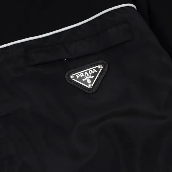 【PRADA  公式旗艦店】プラダ  ジャケット着 好評に付き再入荷 240826