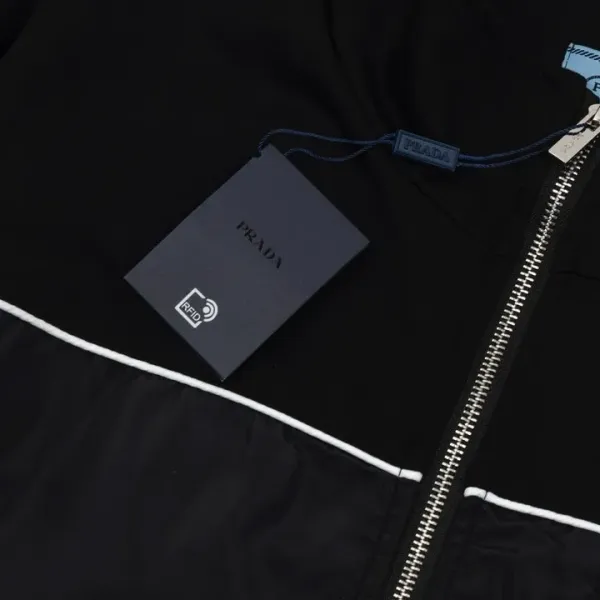 【PRADA  公式旗艦店】プラダ  ジャケット着 好評に付き再入荷 240826