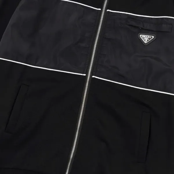 【PRADA  公式旗艦店】プラダ  ジャケット着 好評に付き再入荷 240826