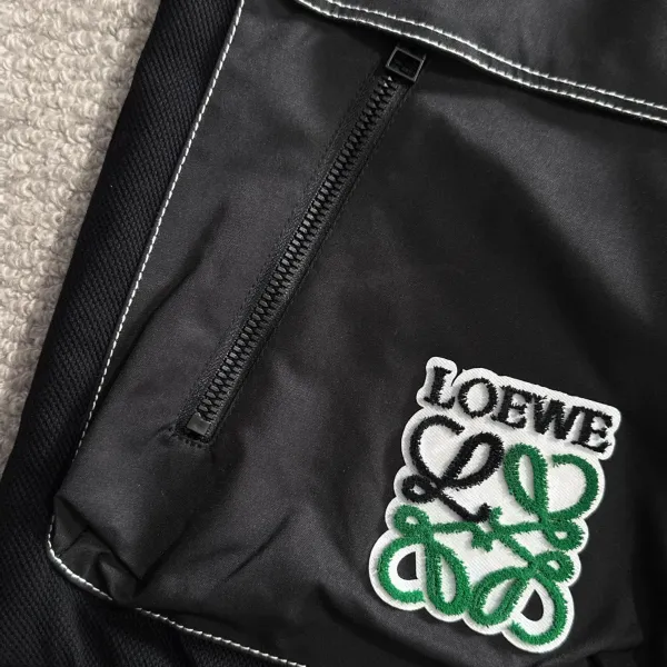 【LOEWE 公式旗艦店】ロエベ ジャケット着 好評に付き再入荷 241224 【LOEWE 公式旗艦店】ロエベ ジャケット着 好評に付き再入荷 241224