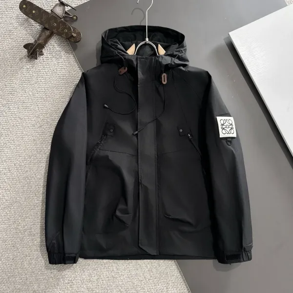 【LOEWE 公式旗艦店】ロエベ ジャケット着 好評に付き再入荷 241224 【LOEWE 公式旗艦店】ロエベ ジャケット着 好評に付き再入荷 241224