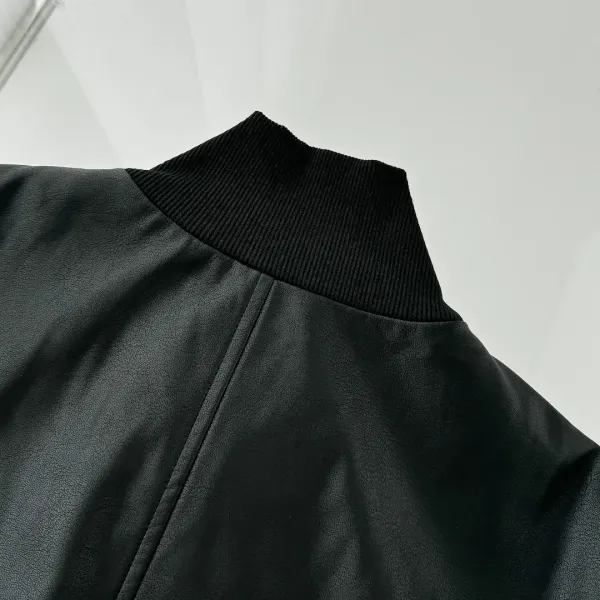 【LOEWE 公式旗艦店】ロエベ ジャケット着 好評に付き再入荷!241224 【LOEWE 公式旗艦店】ロエベ ジャケット着 好評に付き再入荷!241224