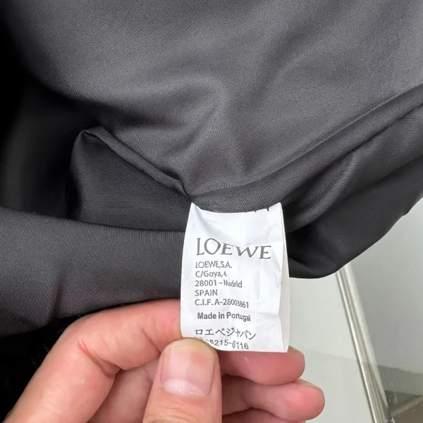 【LOEWE 公式旗艦店】ロエベ ジャケット着 好評に付き再入荷!241224 【LOEWE 公式旗艦店】ロエベ ジャケット着 好評に付き再入荷!241224