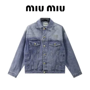 【Miumiu 公式旗艦店】ミュウミュウ パーカー スウェット ご好評に付き再入荷!241216 【Miumiu 公式旗艦店】ミュウミュウ パーカー スウェット ご好評に付き再入荷!241216
