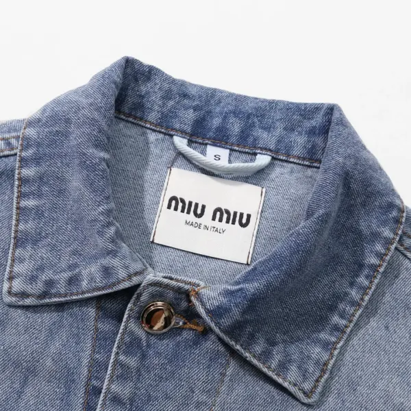 【Miumiu 公式旗艦店】ミュウミュウ  パーカー スウェット ご好評に付き再入荷！241216