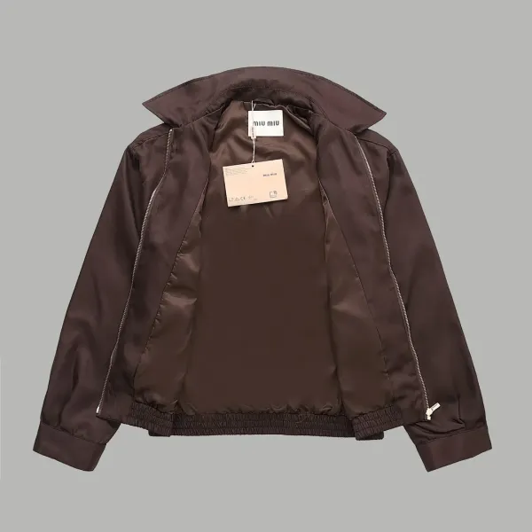 【Miumiu 公式旗艦店】ミュウミュウ パーカー スウェット ご好評に付き再入荷!241216 【Miumiu 公式旗艦店】ミュウミュウ パーカー スウェット ご好評に付き再入荷!241216