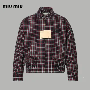 【Miumiu 公式旗艦店】 ミュウミュウ ジャケット着 スウェット ご好評に付き再入荷!241122 【Miumiu 公式旗艦店】 ミュウミュウ ジャケット着 スウェット ご好評に付き再入荷!241122