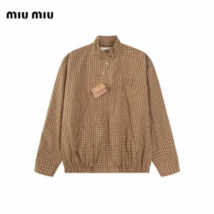 【Miumiu 公式旗艦店】 ミュウミュウ ジャケット着 スウェット ご好評に付き再入荷!241122 【Miumiu 公式旗艦店】 ミュウミュウ ジャケット着 スウェット ご好評に付き再入荷!241122