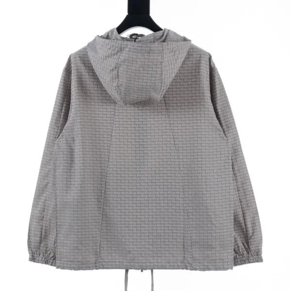 【Miumiu 公式旗艦店】 ミュウミュウ   ジャケット着  スウェット ご好評に付き再入荷！241122