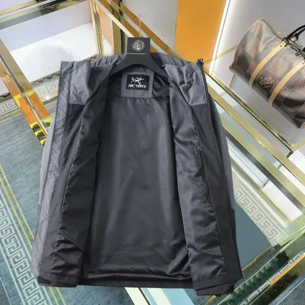 【ARCTERYX 公式旗艦店】アークテリクス ジャケット着 ご好評に付き再入荷!250107 【ARCTERYX 公式旗艦店】アークテリクス ジャケット着 ご好評に付き再入荷!250107