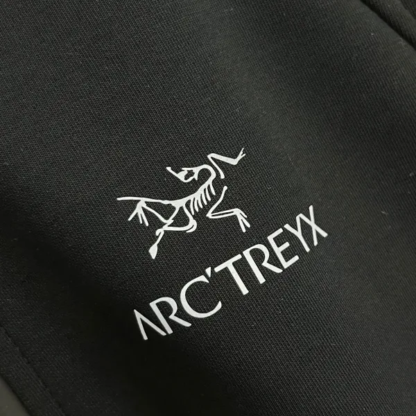 【ARCTERYX 公式旗艦店】アークテリクス ジャケット着 ご好評に付き再入荷!250107 【ARCTERYX 公式旗艦店】アークテリクス ジャケット着 ご好評に付き再入荷!250107