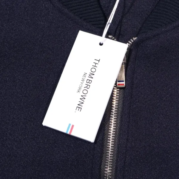 【ThomBrowne 公式旗艦店】トムブラウン ジャケット着 好評に付き再入荷!250106 【ThomBrowne 公式旗艦店】トムブラウン ジャケット着 好評に付き再入荷!250106
