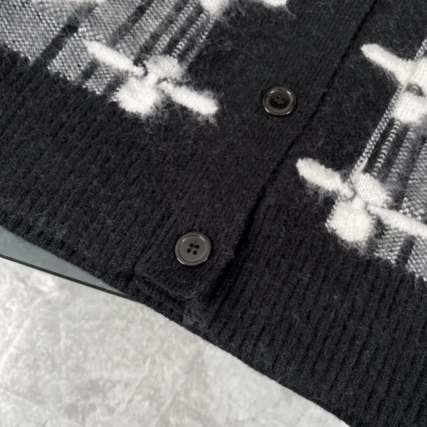 LV【LOUIS VUITTON 公式旗艦店】ルイヴィトン セーター ご好評に付き再入荷!241230 LV【LOUIS VUITTON 公式旗艦店】ルイヴィトン セーター ご好評に付き再入荷!241230