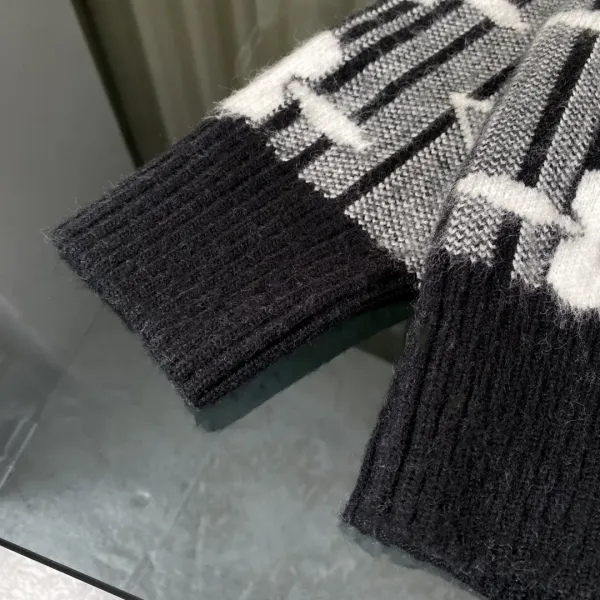 LV【LOUIS VUITTON 公式旗艦店】ルイヴィトン セーター ご好評に付き再入荷!241230 LV【LOUIS VUITTON 公式旗艦店】ルイヴィトン セーター ご好評に付き再入荷!241230