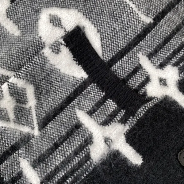LV【LOUIS VUITTON 公式旗艦店】ルイヴィトン セーター ご好評に付き再入荷!241230 LV【LOUIS VUITTON 公式旗艦店】ルイヴィトン セーター ご好評に付き再入荷!241230