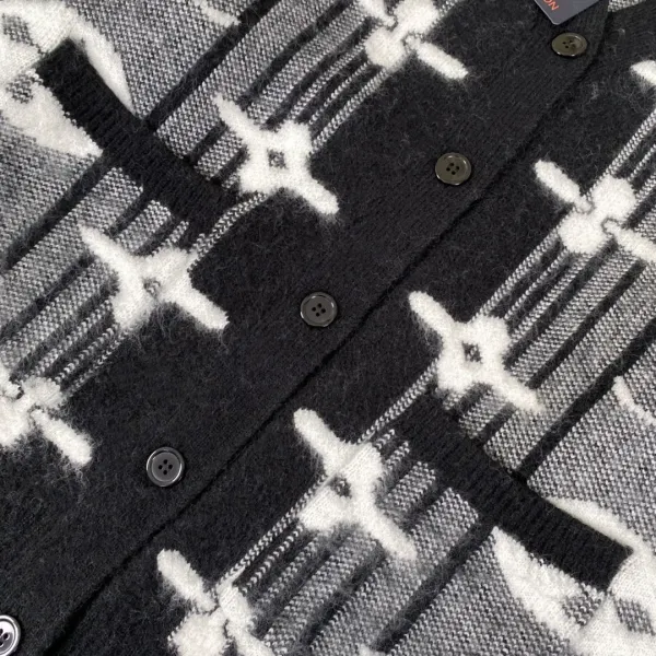 LV【LOUIS VUITTON 公式旗艦店】ルイヴィトン セーター ご好評に付き再入荷!241230 LV【LOUIS VUITTON 公式旗艦店】ルイヴィトン セーター ご好評に付き再入荷!241230