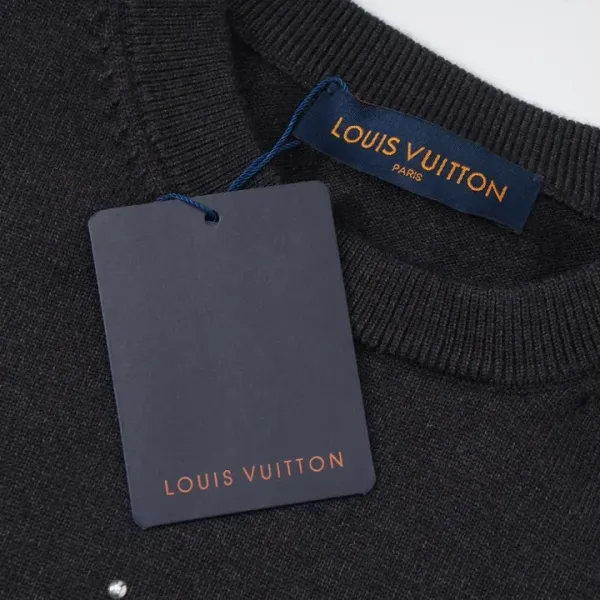 LV 【LOUIS VUITTON 公式旗艦店】ルイヴィトン セーター好評に付き再入荷! 241029 LV 【LOUIS VUITTON 公式旗艦店】ルイヴィトン セーター好評に付き再入荷! 241029