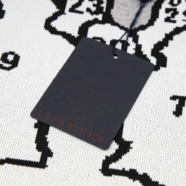 LV 【LOUIS VUITTON 公式旗艦店】ルイヴィトン セーター好評に付き再入荷! 241029 LV 【LOUIS VUITTON 公式旗艦店】ルイヴィトン セーター好評に付き再入荷! 241029