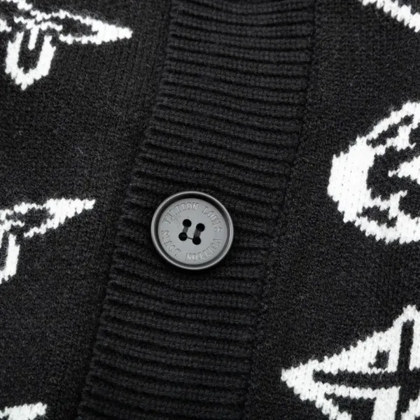 LV 【LOUIS VUITTON 公式旗艦店】ルイヴィトン セーター好評に付き再入荷! 240927 LV 【LOUIS VUITTON 公式旗艦店】ルイヴィトン セーター好評に付き再入荷! 240927