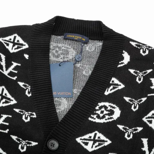 LV 【LOUIS VUITTON 公式旗艦店】ルイヴィトン セーター好評に付き再入荷! 240927 LV 【LOUIS VUITTON 公式旗艦店】ルイヴィトン セーター好評に付き再入荷! 240927