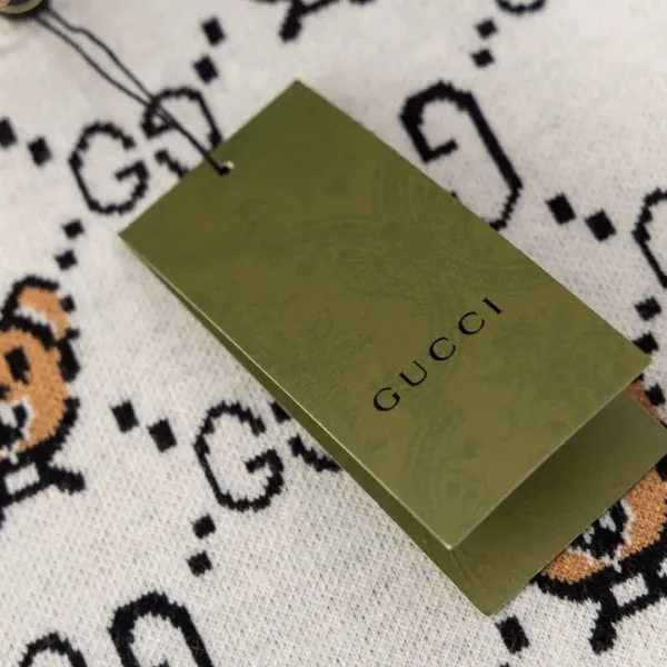 【GUCCI  公式旗艦店】グッチ  セーター好評に付き再入荷！ 241029