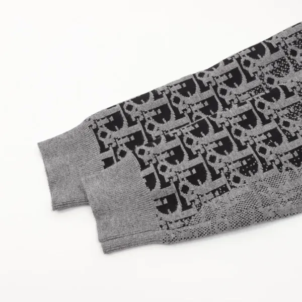 【DIOR 公式旗艦店】ディオール セーター好評に付き再入荷!250108 【DIOR 公式旗艦店】ディオール セーター好評に付き再入荷!250108