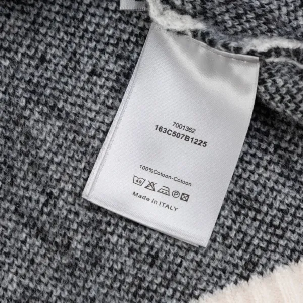 【DIOR 公式旗艦店】ディオール セーター好評に付き再入荷!250108 【DIOR 公式旗艦店】ディオール セーター好評に付き再入荷!250108