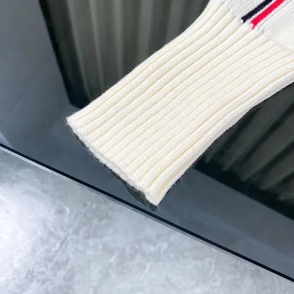 【DIOR 公式旗艦店】ディオール  セーター好評に付き再入荷！250108