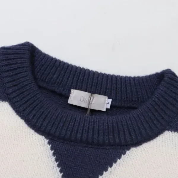 【DIOR 公式旗艦店】ディオール セーター好評に付き再入荷!250108 【DIOR 公式旗艦店】ディオール セーター好評に付き再入荷!250108