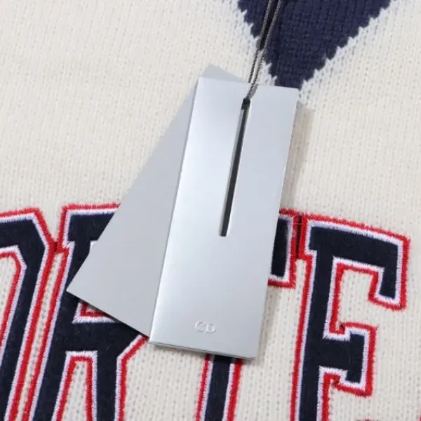 【DIOR 公式旗艦店】ディオール セーター好評に付き再入荷!250108 【DIOR 公式旗艦店】ディオール セーター好評に付き再入荷!250108