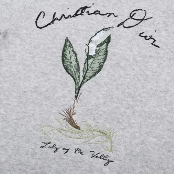 【DIOR 公式旗艦店】ディオール セーター好評に付き再入荷! 241031 【DIOR 公式旗艦店】ディオール セーター好評に付き再入荷! 241031
