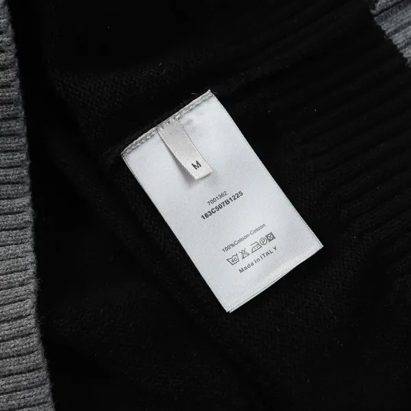 【DIOR 公式旗艦店】ディオール セーター好評に付き再入荷! 241031 【DIOR 公式旗艦店】ディオール セーター好評に付き再入荷! 241031