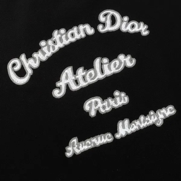 【DIOR 公式旗艦店】ディオール セーター好評に付き再入荷! 241031 【DIOR 公式旗艦店】ディオール セーター好評に付き再入荷! 241031