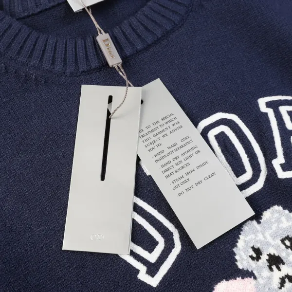 【DIOR 公式旗艦店】ディオール   セーター好評に付き再入荷！ 240929