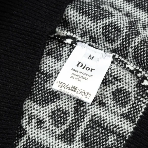 【DIOR 公式旗艦店】ディオール   セーター好評に付き再入荷！ 240929