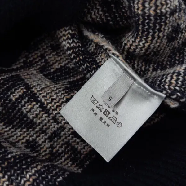 【DIOR 公式旗艦店】ディオール   セーター好評に付き再入荷！ 240929