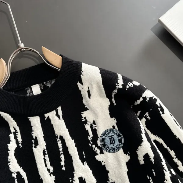 【BURBERRY 公式旗艦店】バーバリー セーター好評に付き再入荷!241231 【BURBERRY 公式旗艦店】バーバリー セーター好評に付き再入荷!241231