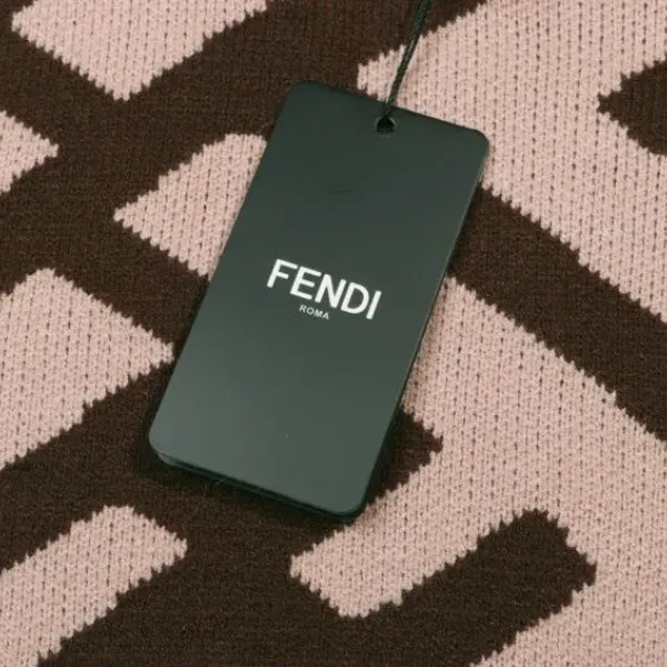 【FENDI 公式旗艦店】フェンディ セーター好評に付き再入荷!250109 【FENDI 公式旗艦店】フェンディ セーター好評に付き再入荷!250109