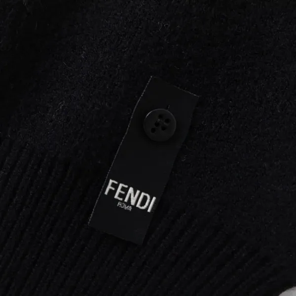 【FENDI   公式旗艦店】フェンディ セーター好評に付き再入荷！ 241101