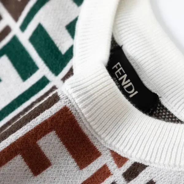 【FENDI 公式旗艦店】フェンディ セーター好評に付き再入荷! 241101 【FENDI 公式旗艦店】フェンディ セーター好評に付き再入荷! 241101