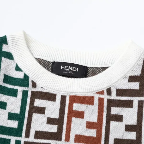 【FENDI 公式旗艦店】フェンディ セーター好評に付き再入荷! 241101 【FENDI 公式旗艦店】フェンディ セーター好評に付き再入荷! 241101