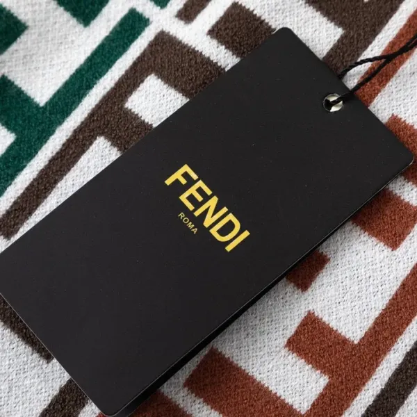 【FENDI 公式旗艦店】フェンディ セーター好評に付き再入荷! 241101 【FENDI 公式旗艦店】フェンディ セーター好評に付き再入荷! 241101